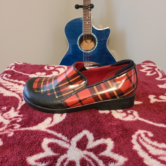 Sperry Women's Red Plaid Rain Shoes - Picture 3 of 15